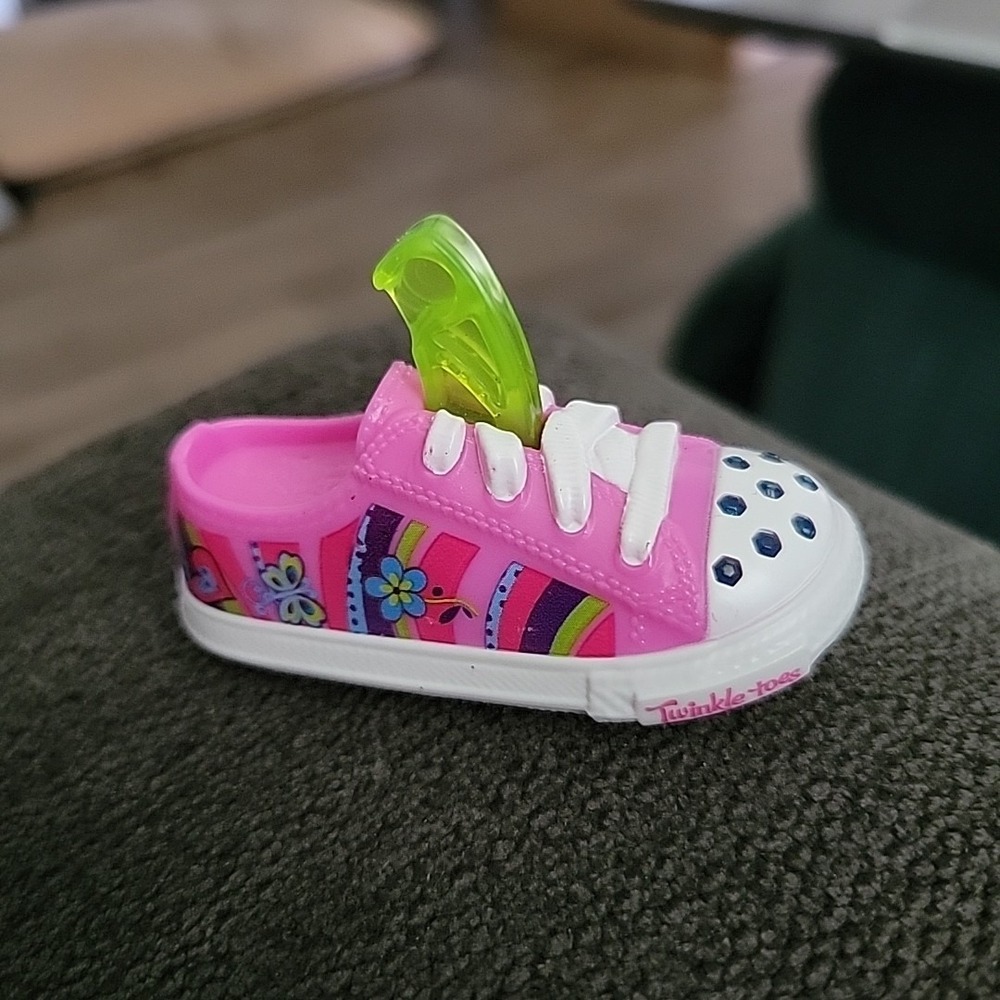 McDonalds 2013 Skechers Twinkle Toes Toy Light Up High Top Sneaker Pink Untested